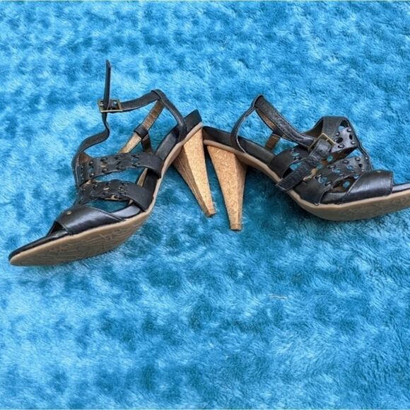 Kenneth Cole Reaction heels - Picture 8 of 13